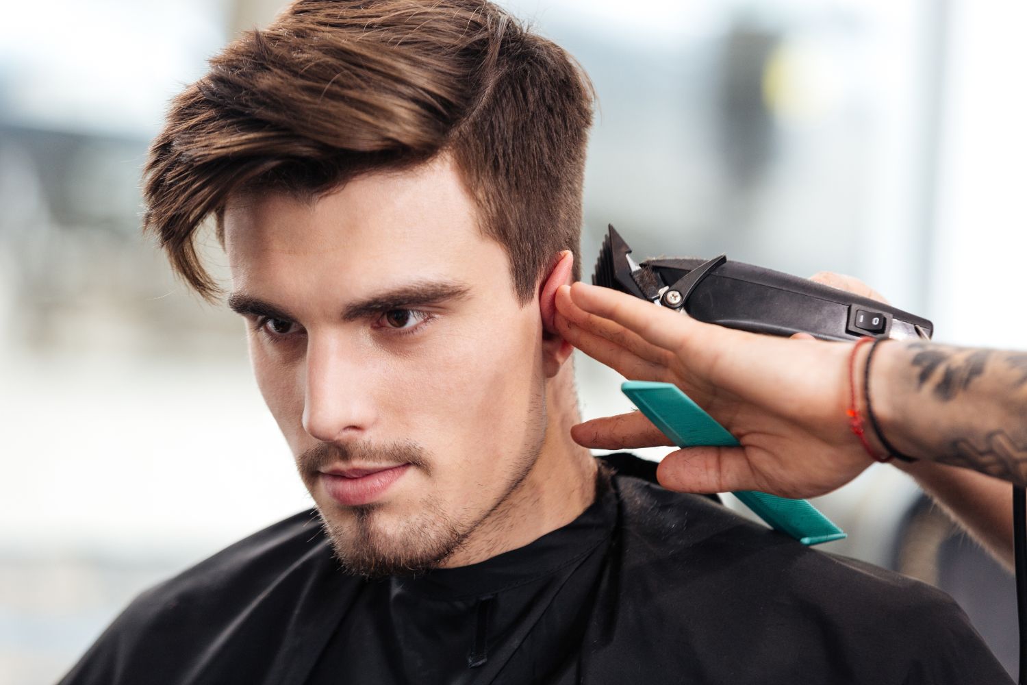 33 Best Haircuts For Men With Square Faces (Trending This Year)